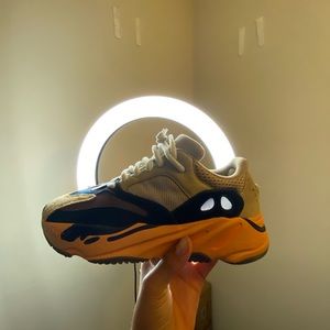 yeezy boost 700 Enflame Amber